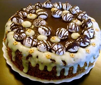 Tort Buffi. Tort cu nuca si crema de ciocolata